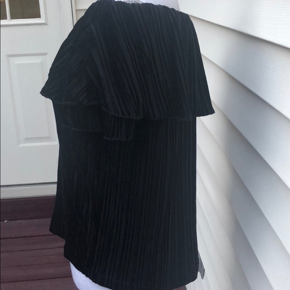 Off-the-Shoulder Velvet Pullover Top - Picture 4 of 7